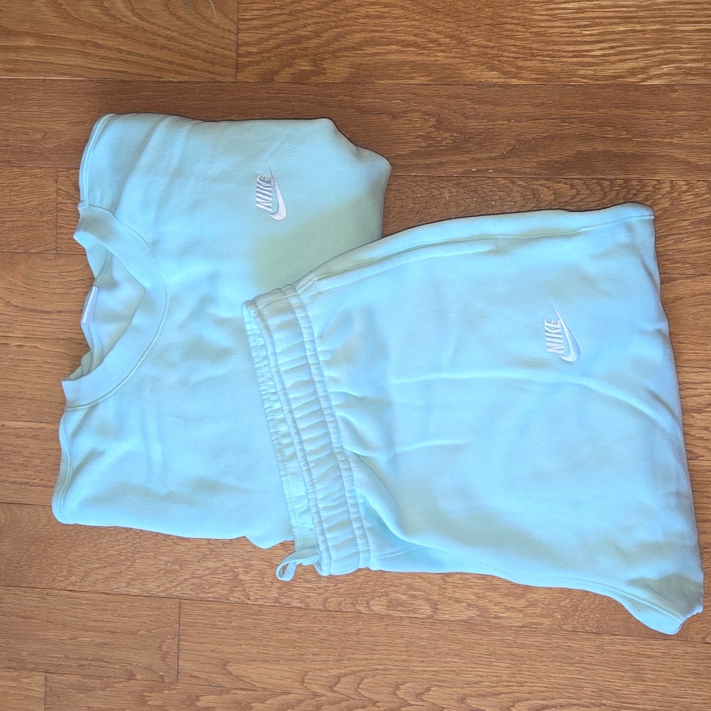 Nike Matching Color Sweatshirt and Pants 2XL Green Brand New